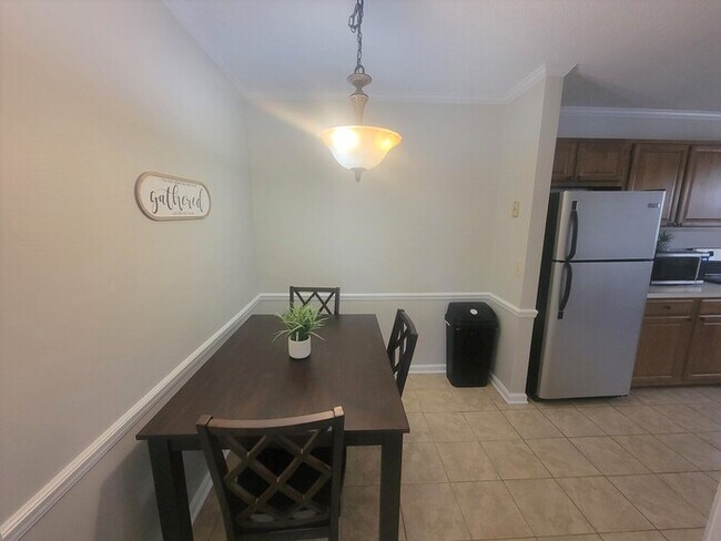 Building Photo - Furnished Rental
