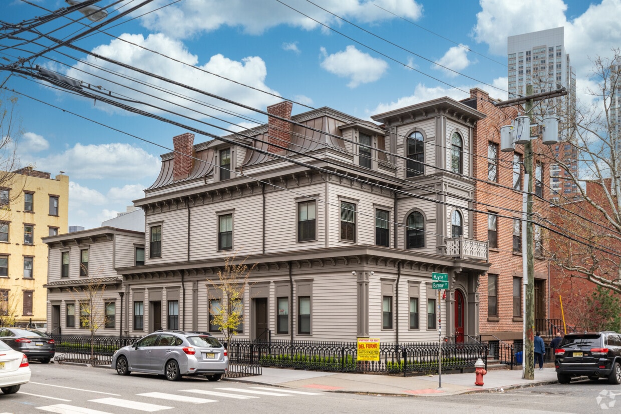 Exterior - 72 Wayne St