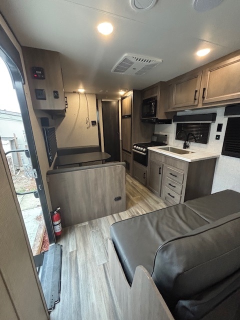 Building Photo - 1825 Linhart Ave