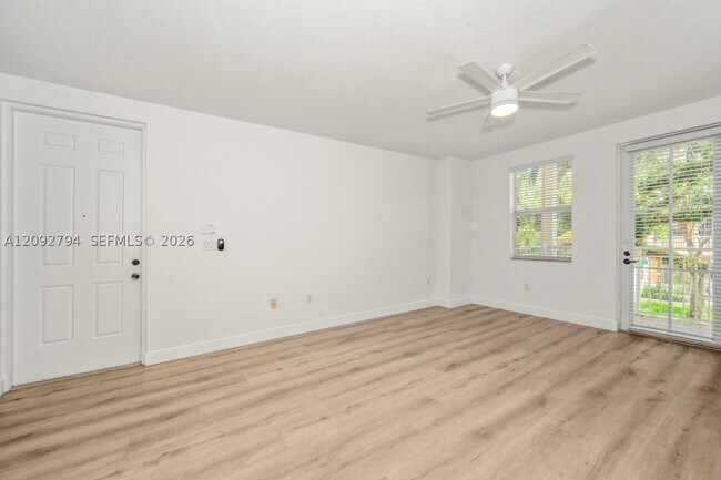 Foto del edificio - 341 SW 13th St