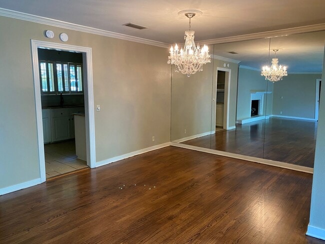 Building Photo - Beautiful 3/2 in South Highlands