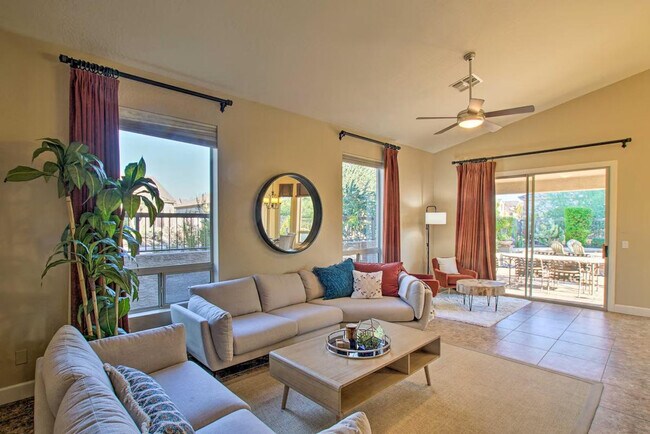 Foto del edificio - 3055 N Red Mountain