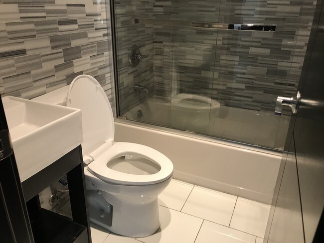 Foto del edificio - 235 W 109th St