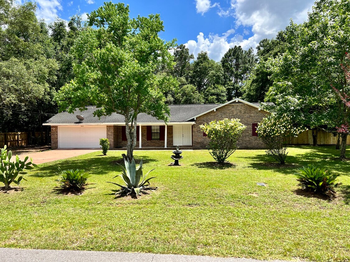 5905 Pamela Dr, Milton, FL 32570 House Rental in Milton, FL