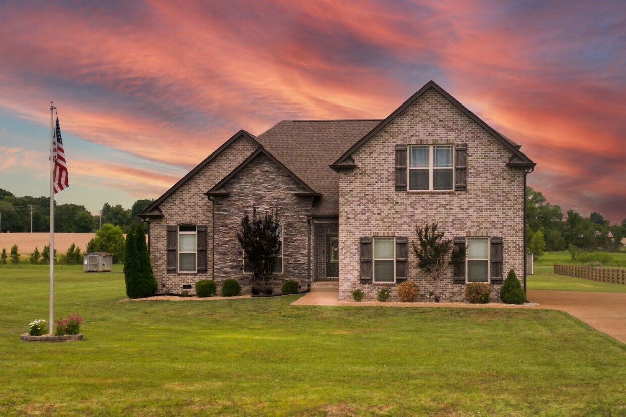 Foto principal - 2251 Bluebird Rd