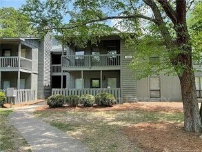 Building Photo - 1866 Tryon Dr
