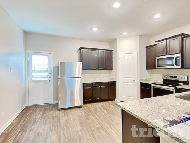 Building Photo - 3022 Citron Garden