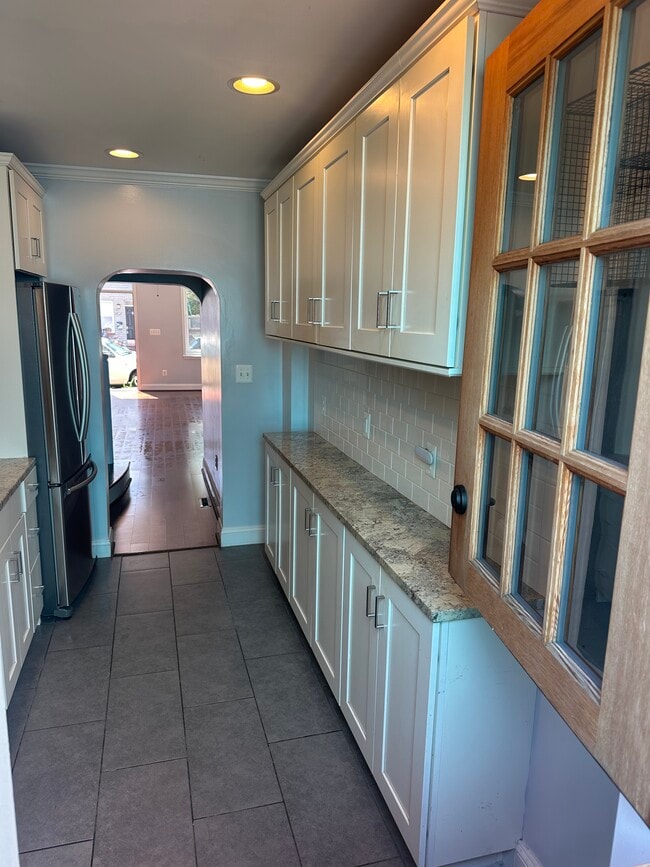 Kitchen view 1 - 413 S Washington St