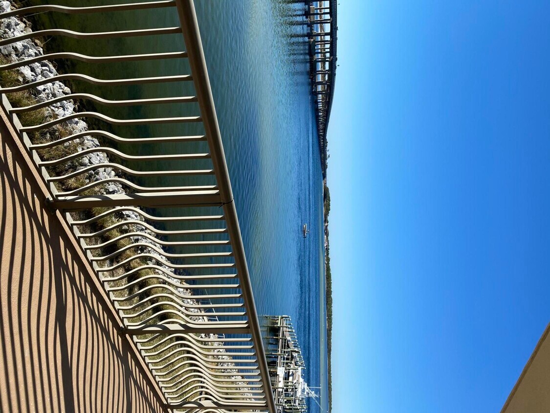 5 Calhoun Ave Unit 308, Destin, FL 32541 Condo for Rent in Destin, FL