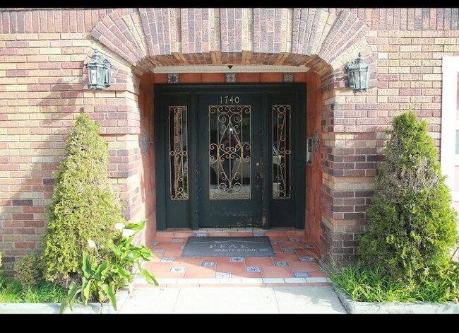 Foto del edificio - 1740 Beach St