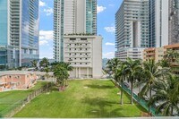 471 NE 25th St