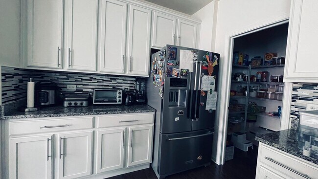 Foto del edificio - 2972 Henley Ln