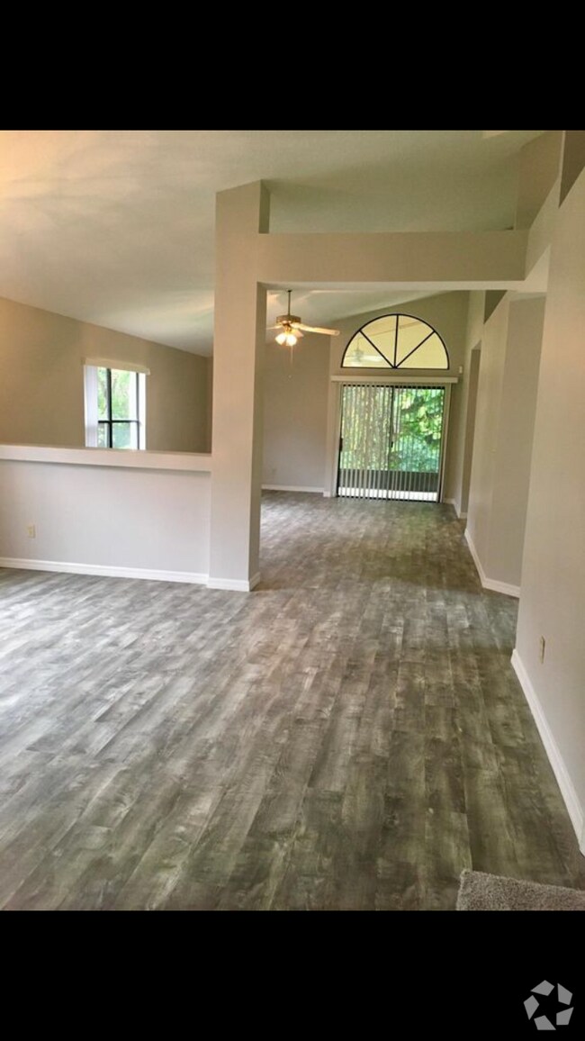 Country Club Village Apartments for Rent with a Yard Winter Springs, FL 1 Rentals