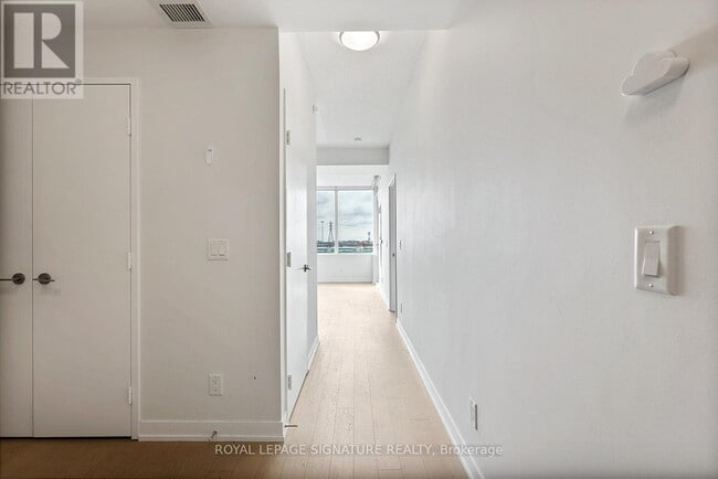Building Photo - 120 Bayview Ave