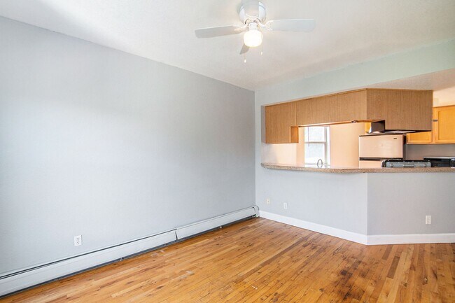 Foto del edificio - 1629 N Clarkson St