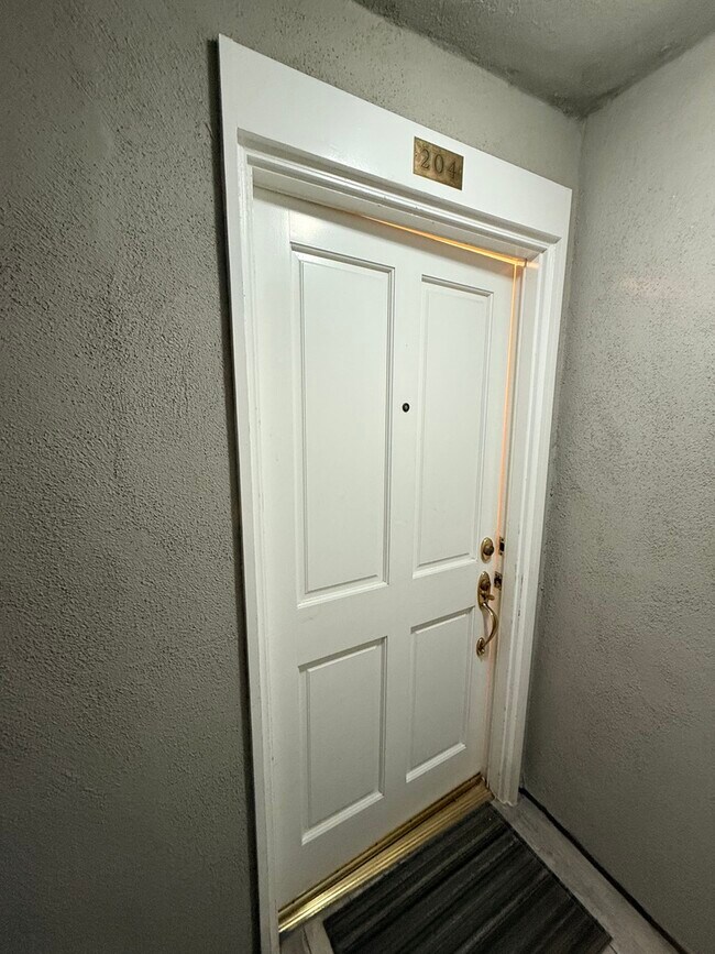 Building Photo - 2308 Schader Dr