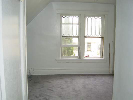 Building Photo - 1112 Oak St