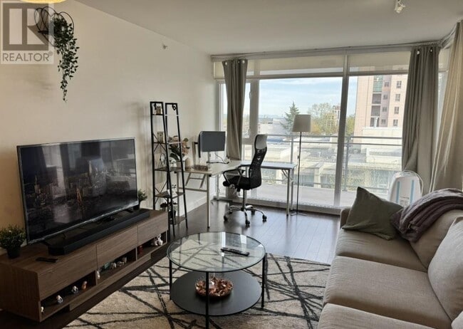 Photo du bâtiment - 608-608 Belmont St