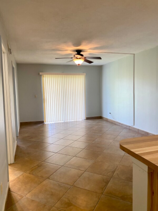 Building Photo - 1806 University Ln