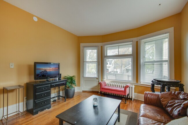 Foto del edificio - 1042 Dayton Ave