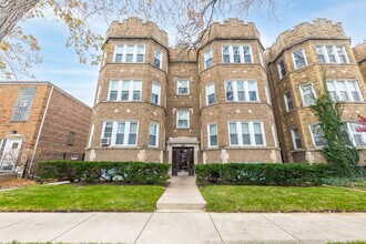 Building Photo - 7434 N Claremont Ave