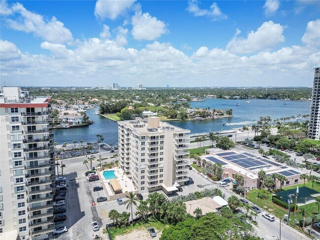 Building Photo - 1401 S Ocean Dr