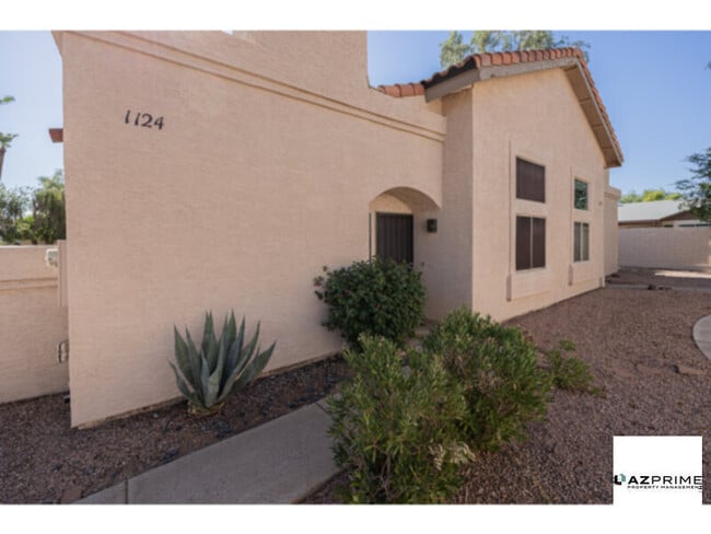 Foto del edificio - Curated Comfort in Chandler - Bright &amp;...
