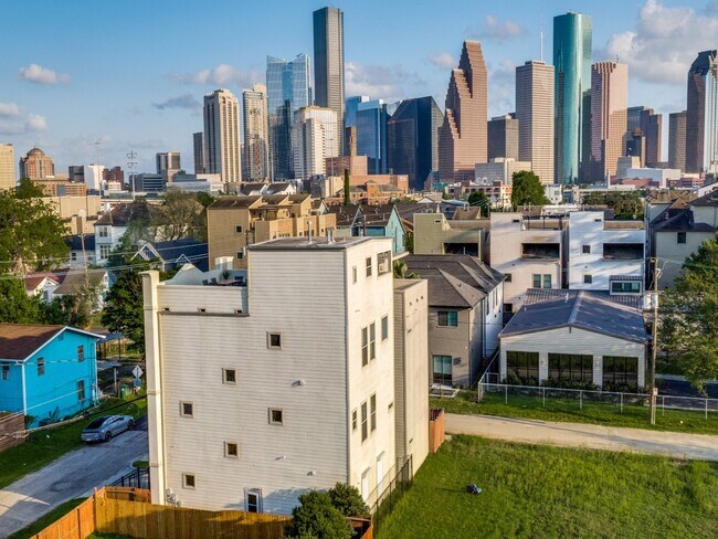 Foto del edificio - 1509 Holly St