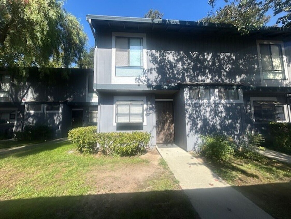 Foto principal - BEAUTIFUL 2BD/2BA PROPERTY AVAILABLE FOR R...