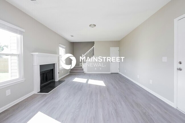 Building Photo - 4 Bedroom Pet-Friendly Home in Atlanta, GA with Main Street Renewal