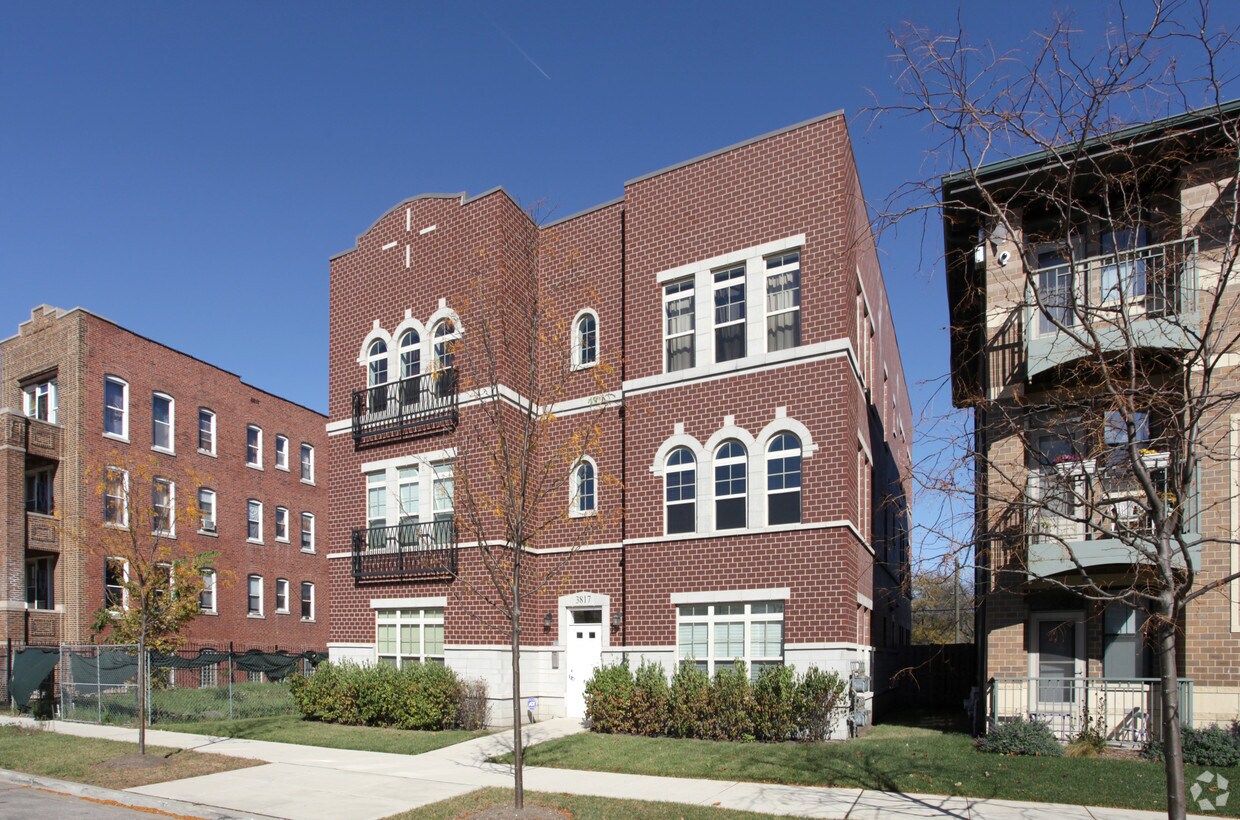 3817 S Ellis Ave, Chicago, IL 60653 Apartments in Chicago, IL