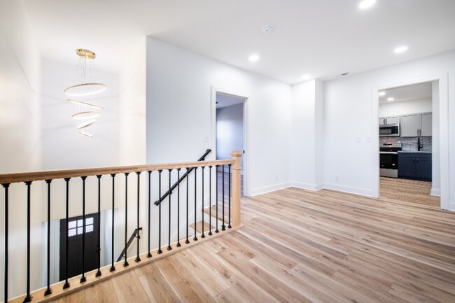 Foto del edificio - 530-532 E Burnett Ave