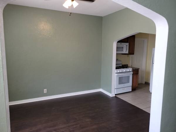 Building Photo - 1422 Hillsdale Ave