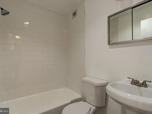 Building Photo - 1900 Lyttonsville Rd