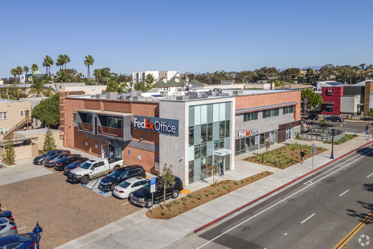 Foto principal - Lofts at 734 University Ave