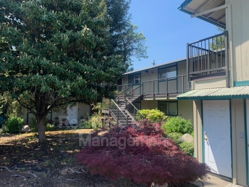 507 NE D St Unit 6, Grants Pass, OR 97526 Condo for Rent in Grants