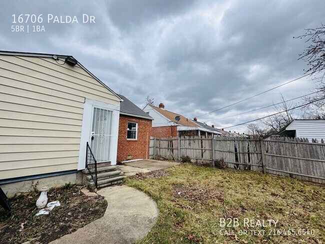Building Photo - 16706 Palda Dr