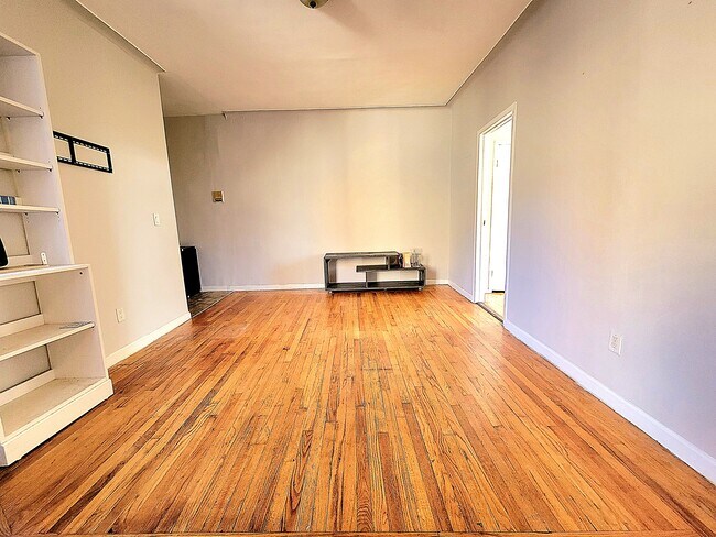 Foto del edificio - 335 E 34th St