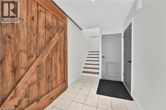 Photo du bâtiment - 3347 Hannibal Rd