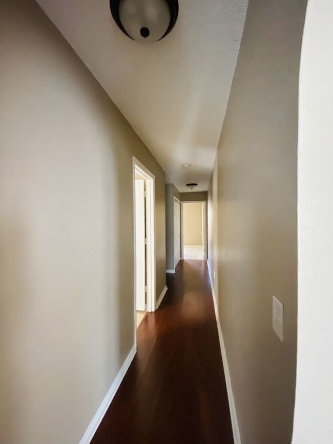 Building Photo - 12544 Gulliver Rd