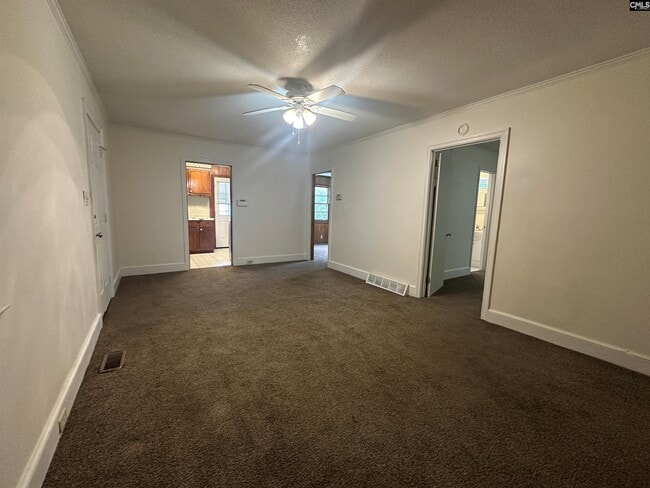 Foto del edificio - 1213 Summerland Dr