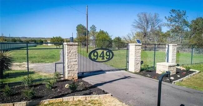 Foto del edificio - 949 Hueco Springs Loop Rd