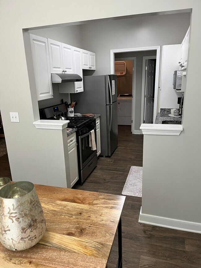 Foto del edificio - 1024 Cranbrook Dr