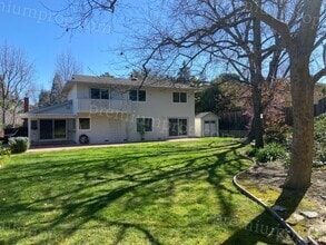 Building Photo - 2315 Dapplegray Ln