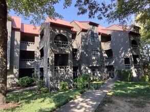 Building Photo - 9041 J M Keynes Dr