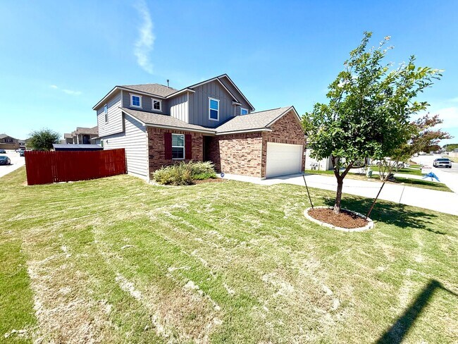 Building Photo - AVAILABLE NOW! 2-Story 4 Bedroom / 3.5 Bat...