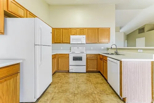 Building Photo - 504 N Hassett