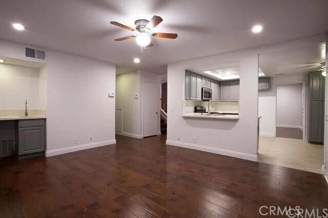 Building Photo - 900 Cll Hermosa