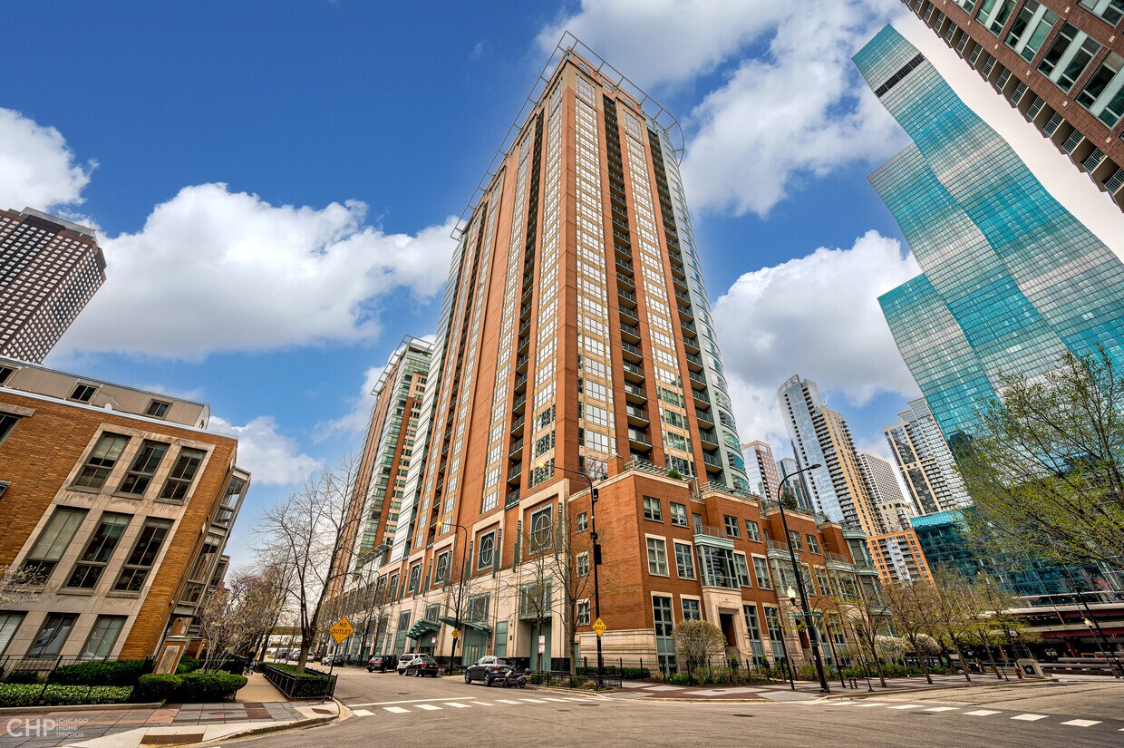 415 E North Water St Unit 1701, Chicago, IL 60611 Condo for Rent in