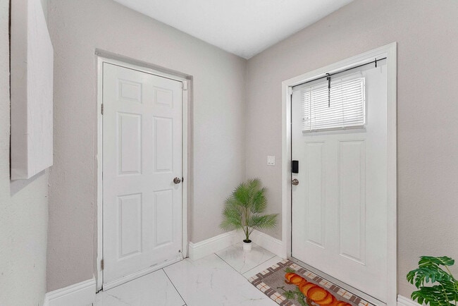 Foto del edificio - 2227 Cody St